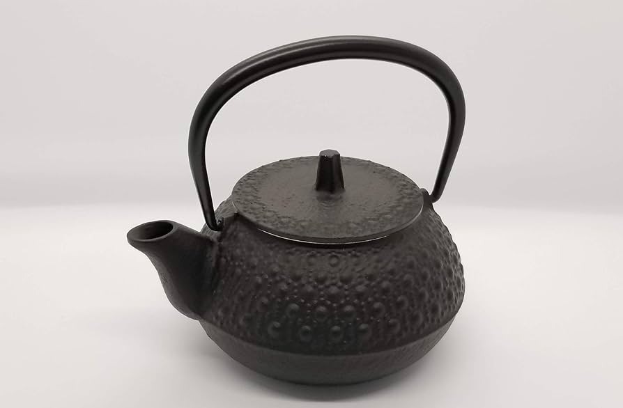 新品、未使用品　南部岩鋳造　１０型　姥口亀甲　南部鉄瓶　南部鉄器　鉄瓶 南部鉄器 鉄瓶 18型小槌亀甲 11004 Shinwadenki